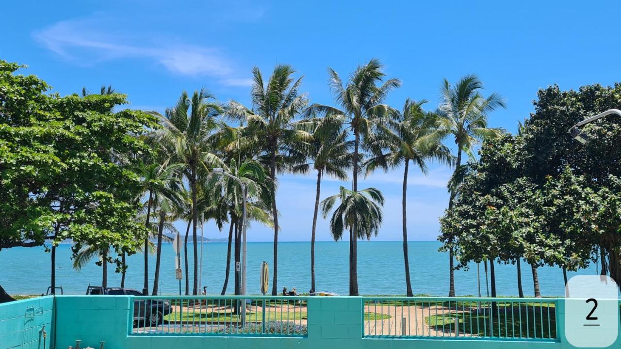 Emthree Seaside Apartments Townsville Exteriör bild