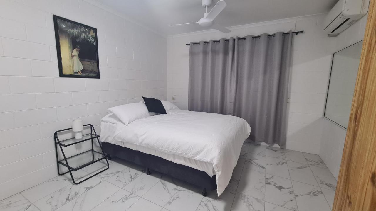 Emthree Seaside Apartments Townsville Exteriör bild