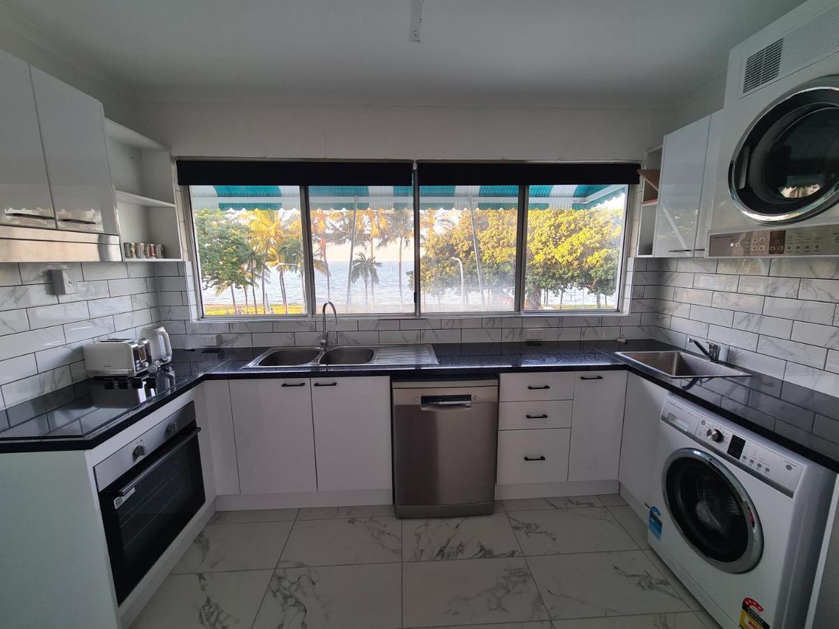 Emthree Seaside Apartments Townsville Exteriör bild