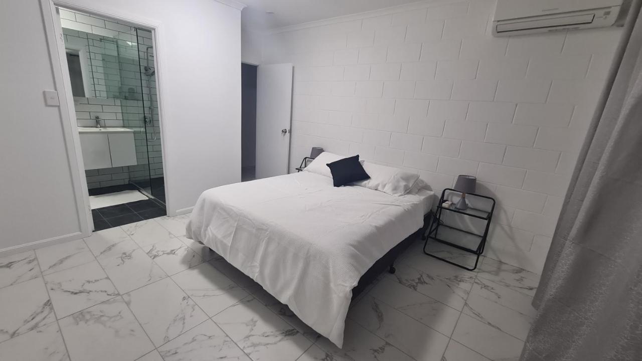 Emthree Seaside Apartments Townsville Exteriör bild