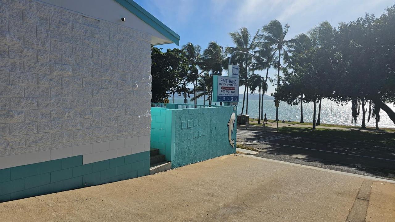 Emthree Seaside Apartments Townsville Exteriör bild
