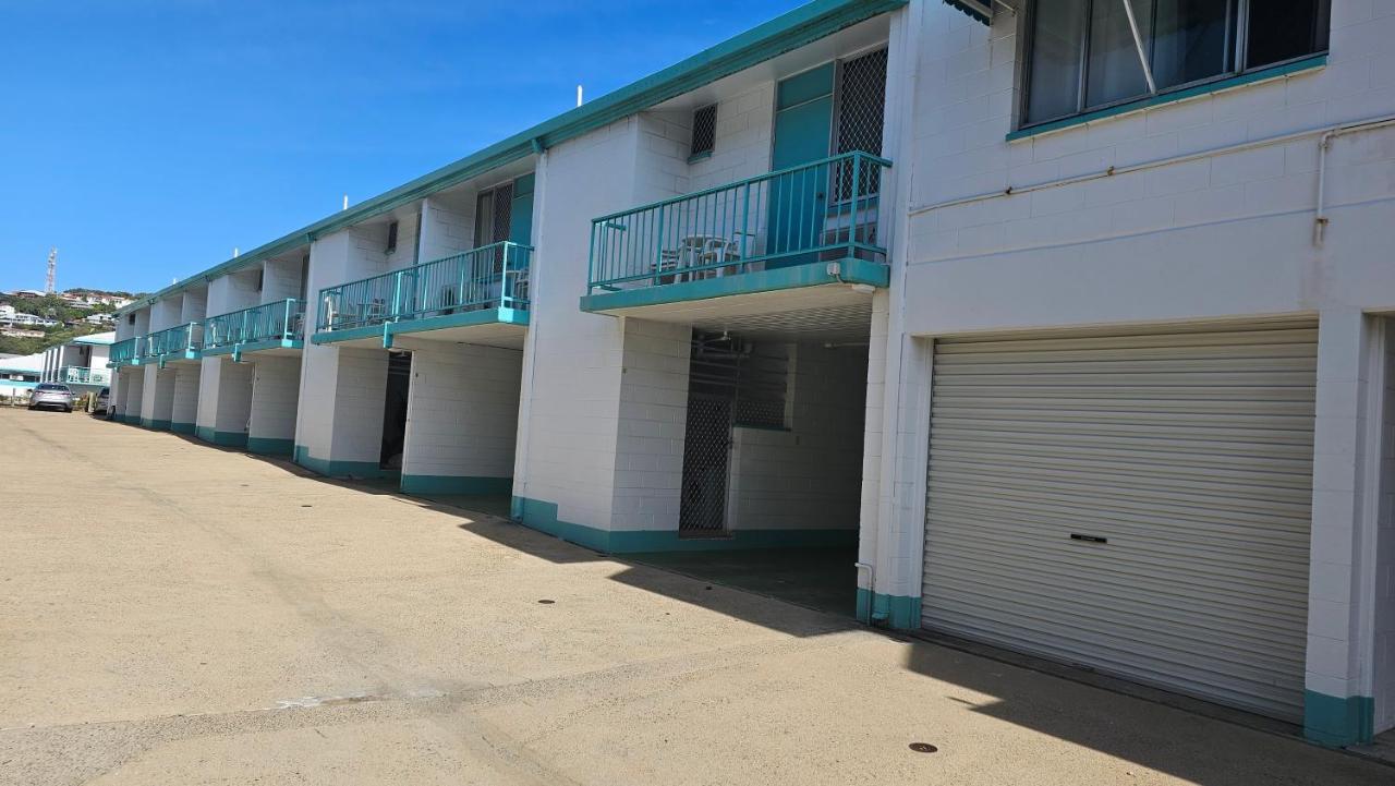 Emthree Seaside Apartments Townsville Exteriör bild